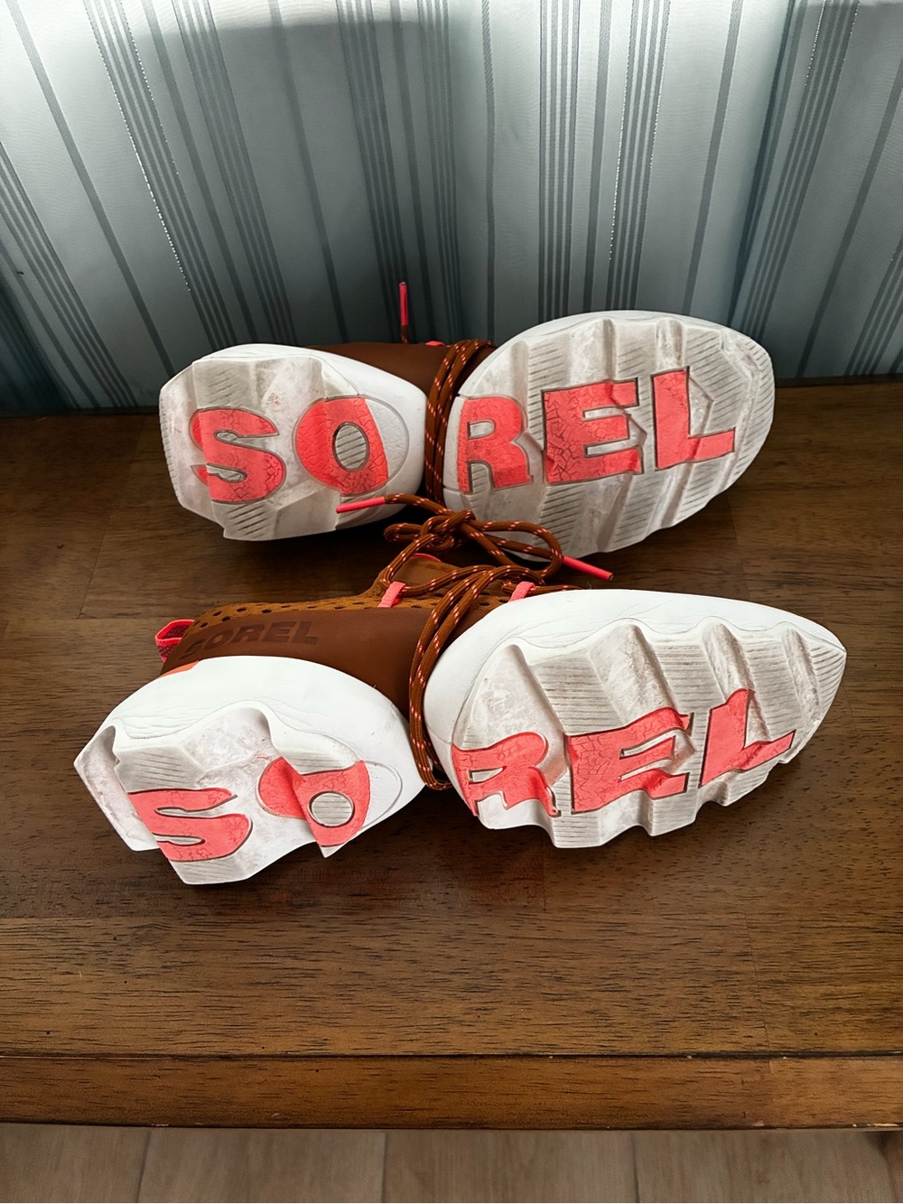 Sorel Kinetic Impact Slip on Coyote Brown Sneakers with Pink Accents - Picture 5 of 8